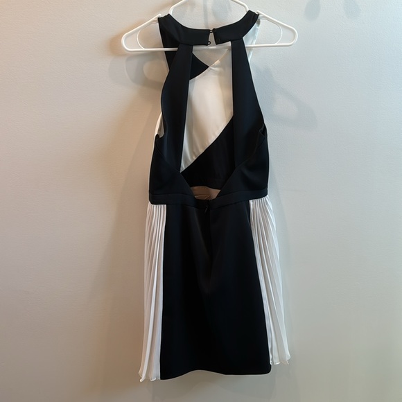 BCBG White and Black High neck open back dress - Picture 3 of 6